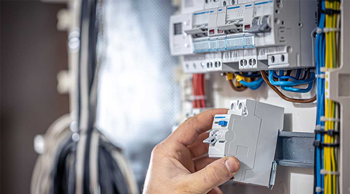 Signs It Is Time For a Breaker Box Replacement